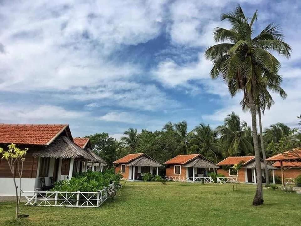 Windy Beach Cabanas Kalpitiya Bagian luar foto